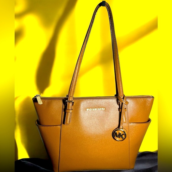 Michael Kors Tan Leather Tote  shoulderBag - Picture 1 of 10